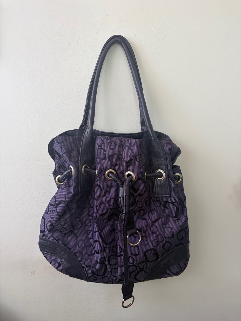 Vintage Y2K Guess monogram drawstring hobo bag - purple
